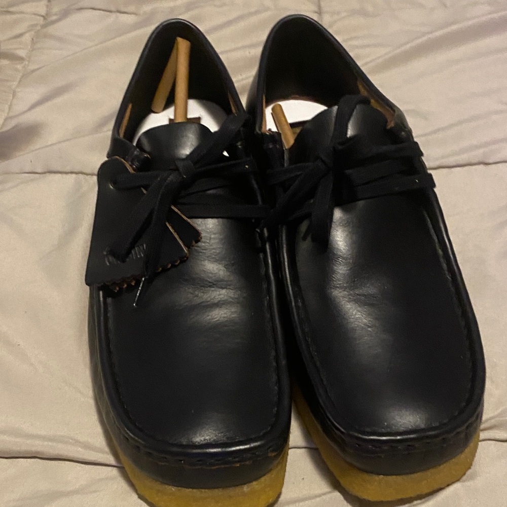 Clarks Black Leather Men's Wallabee’s With Gum Soles
